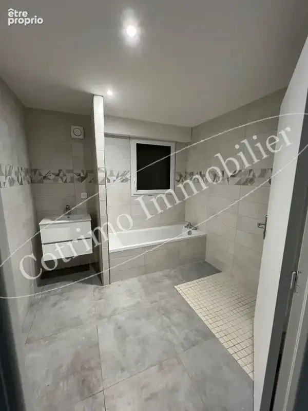 Appartement 5P de103 m² +jardin à VAULX EN VELIN VILLAGE - photo 6