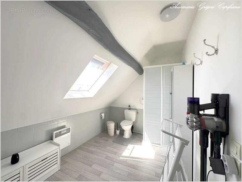 A vendre au centre de Landelles (28190) - longère rénovée de 165 m², 4 chambres, terrain clos de 900 m² - photo 17
