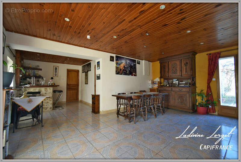 Maison 6 pièces, 4 chambres – 174 m² habitables- grenier- cave-bucher- terrain de 598 m²-dépendance située entre Château-Thierry - photo 8