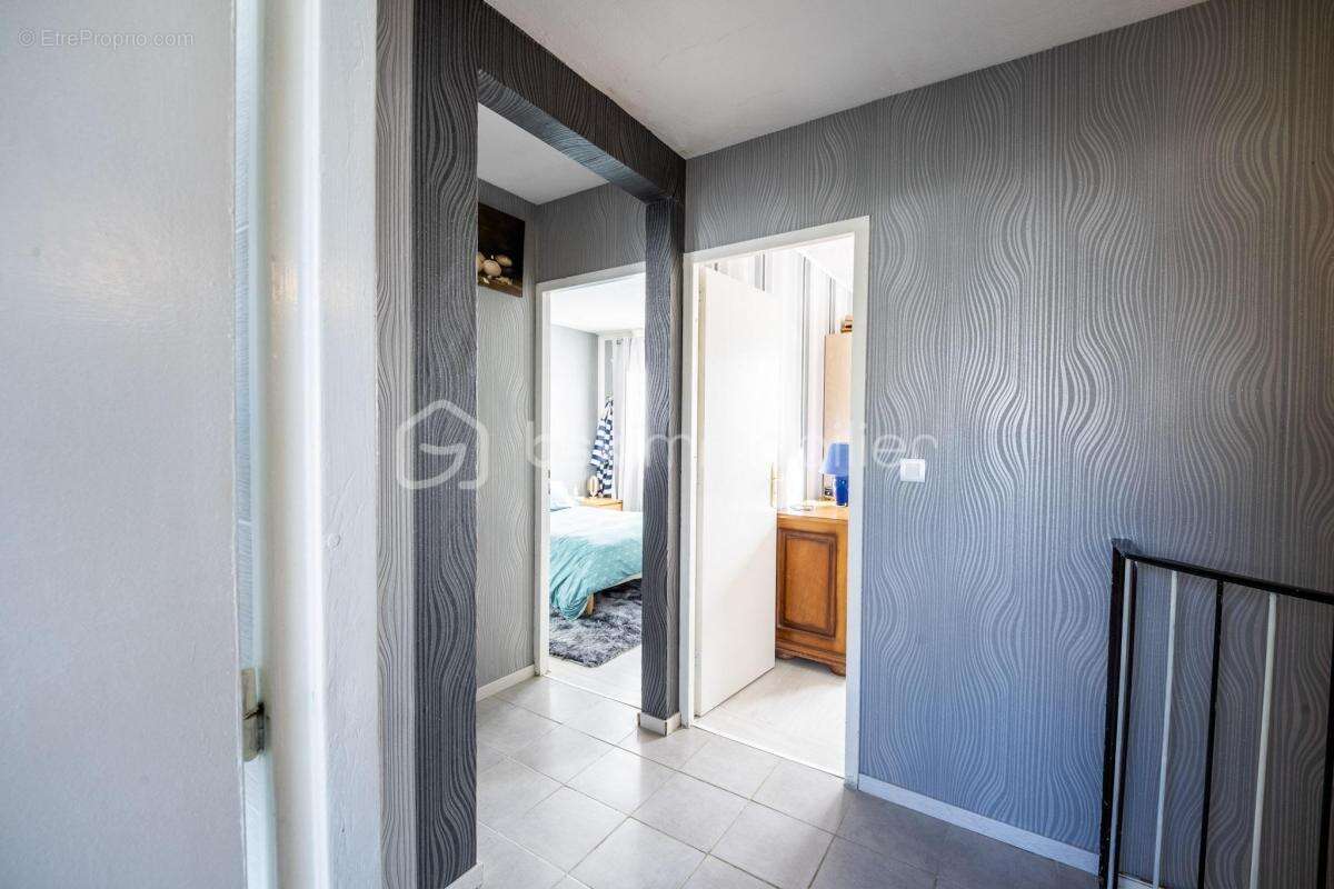 Maison 4 pièces avec jardin et garage - photo 8