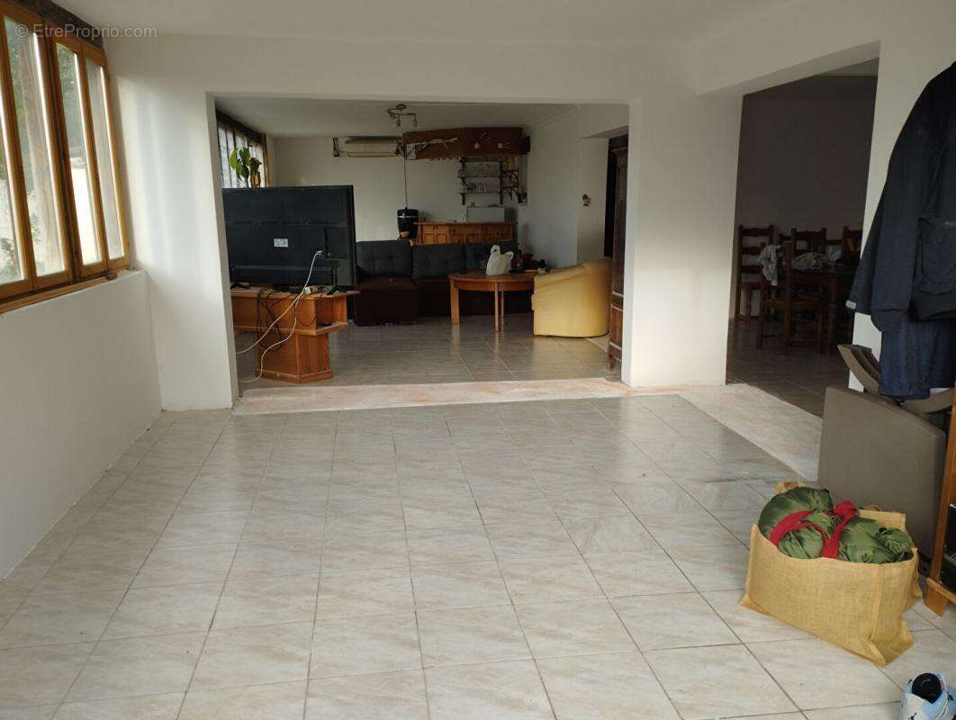 Maison à DAMPIERRE-SUR-AVRE