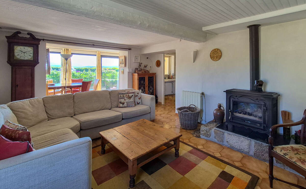 salon - Maison à TREZIERS