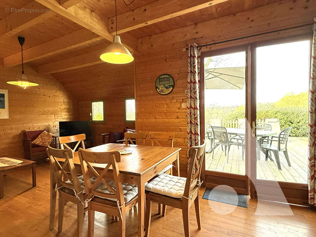 Appartement à DOMME