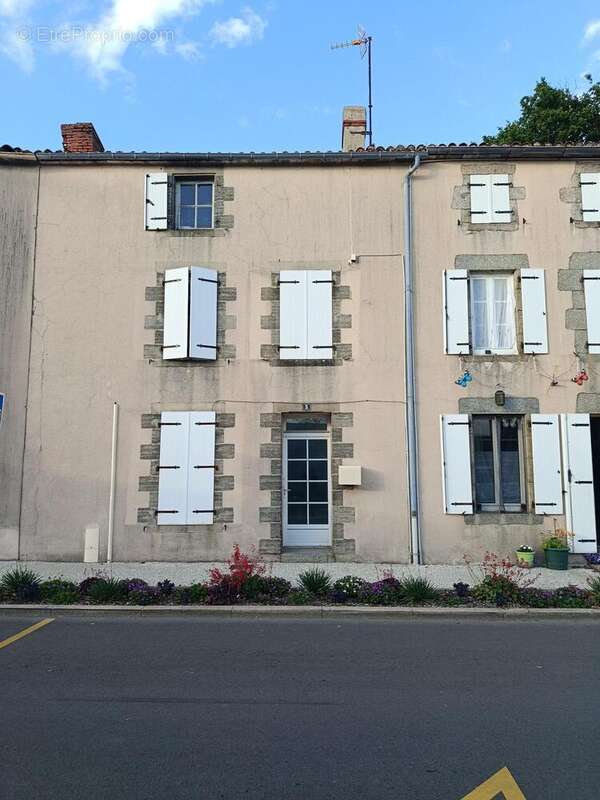 Maison 90 m² à Reaumur  - photo 2