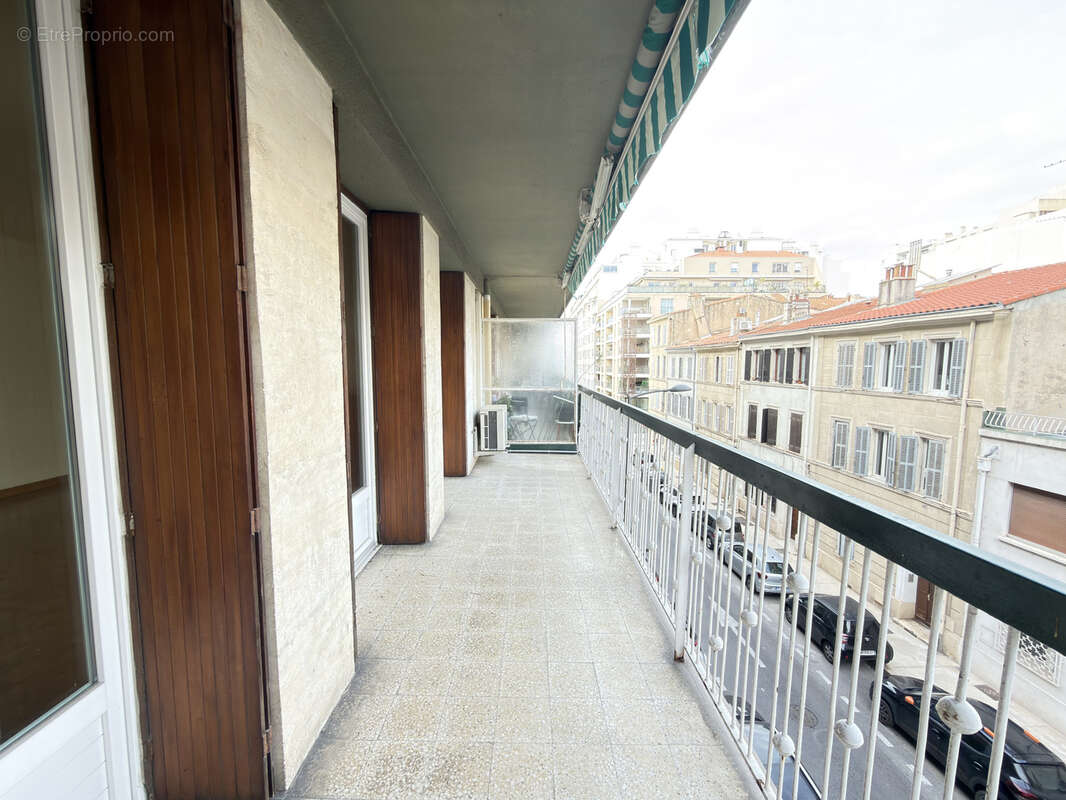 Appartement à MARSEILLE-7E