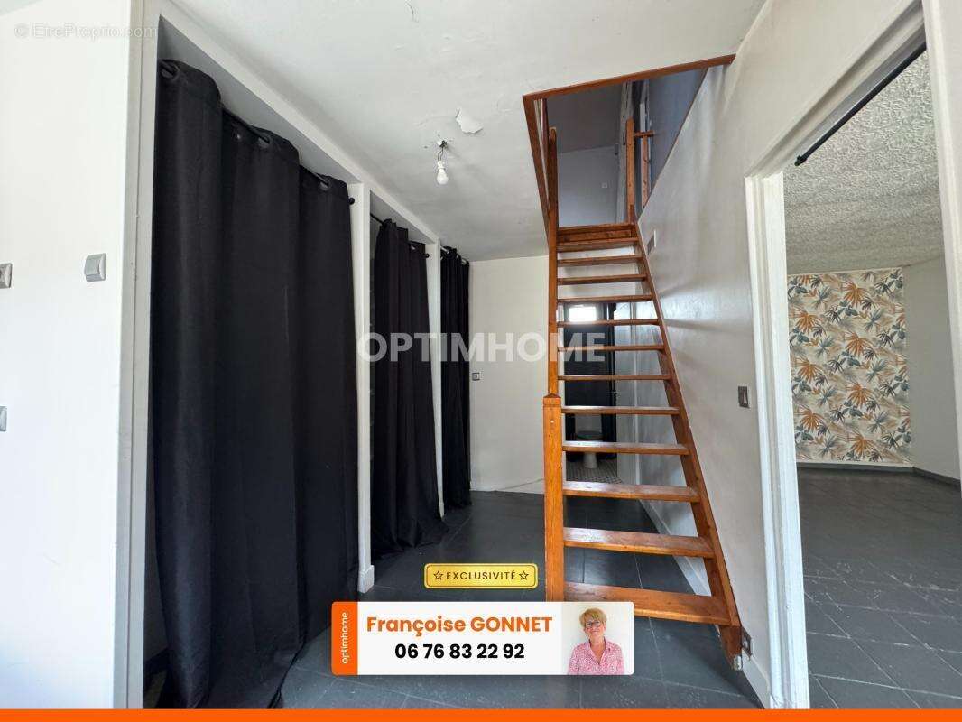 LONGERE de 215 m² - 6 pièces - 4 chambres - Piscine - 275 000 € - LAPAN - photo 24