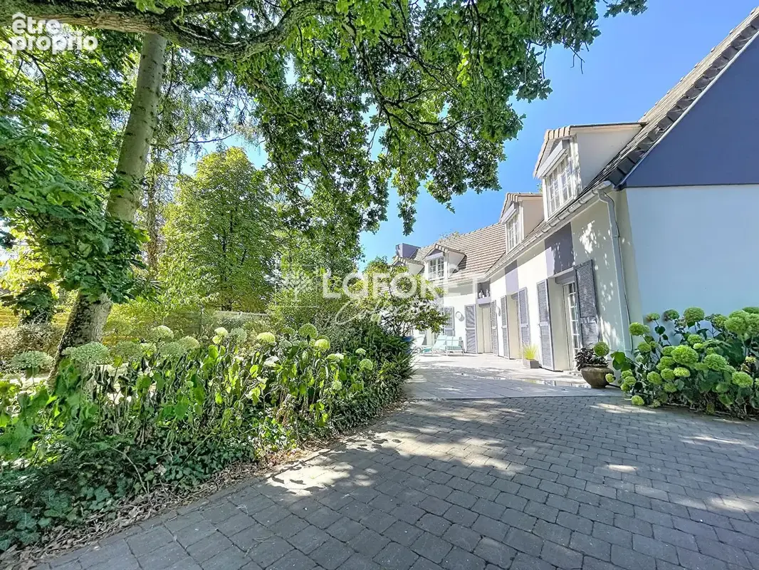 Villa à l'abri des regards dans un écrin de verdure - photo 2