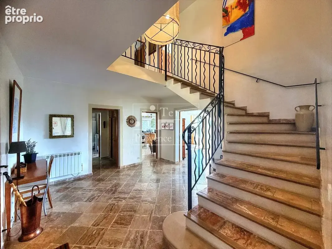 LORGUES – Élégante bastide provençale sur 4 000 m² avec piscine - photo 18