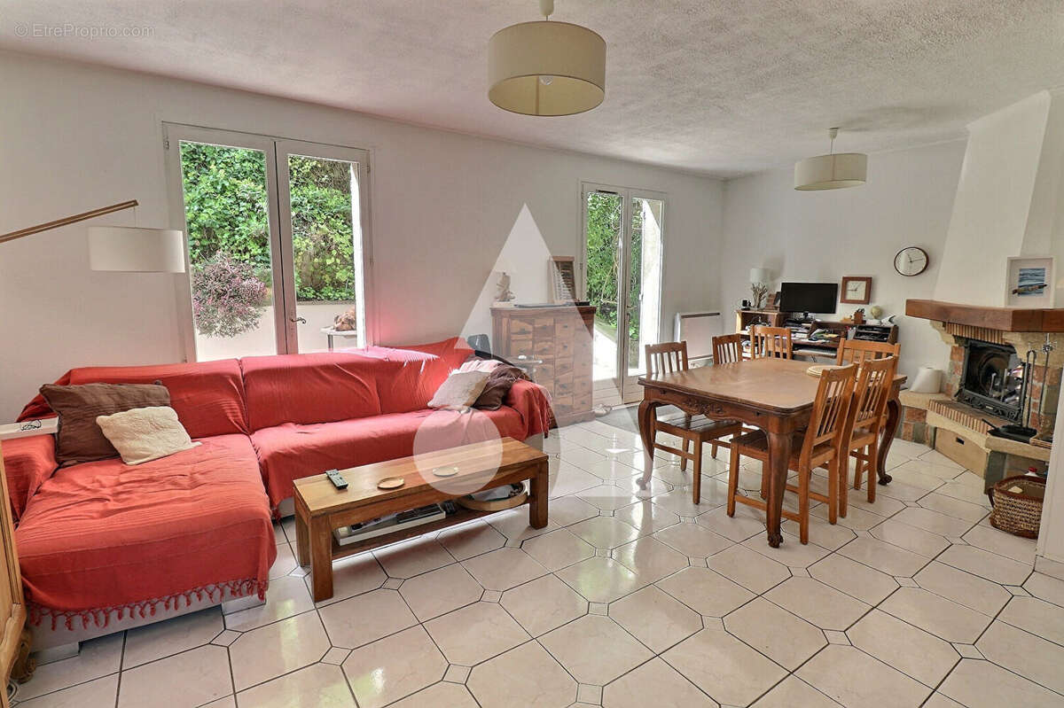 Maison à MERY-SUR-OISE