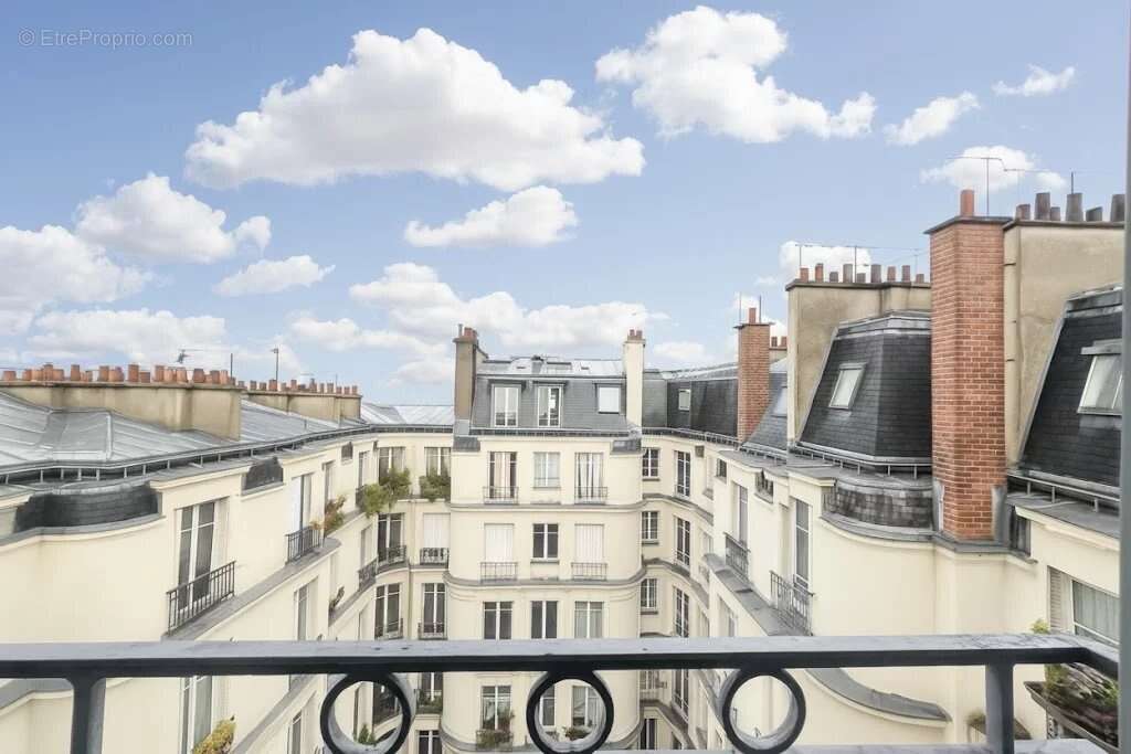 Appartement à PARIS-9E