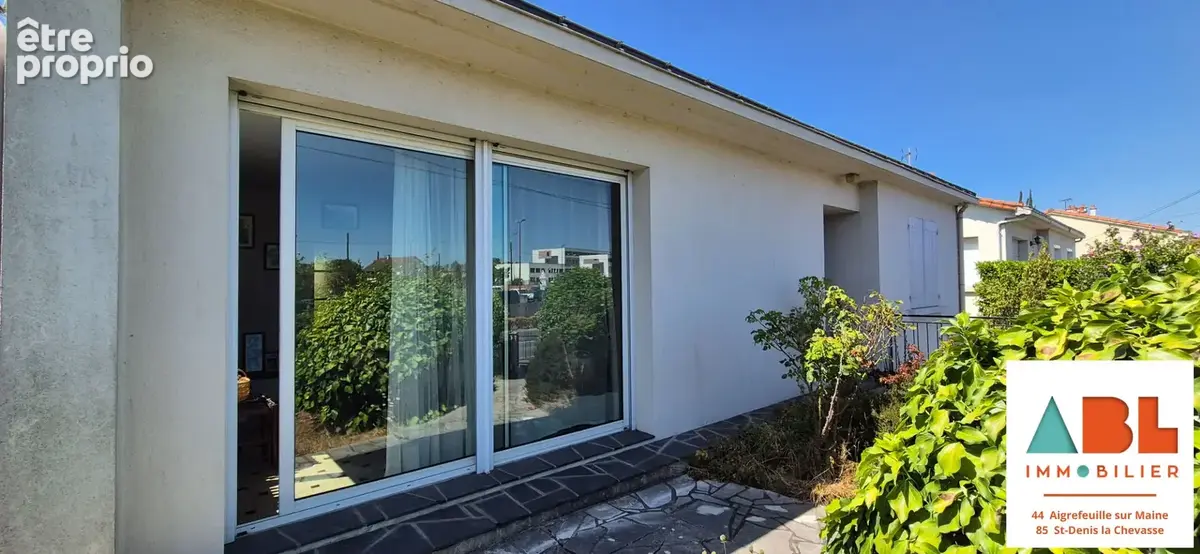 Maison 4 chambres avec sous-sol aménagé et 2 garages  - Centre de Montaigu - photo 12