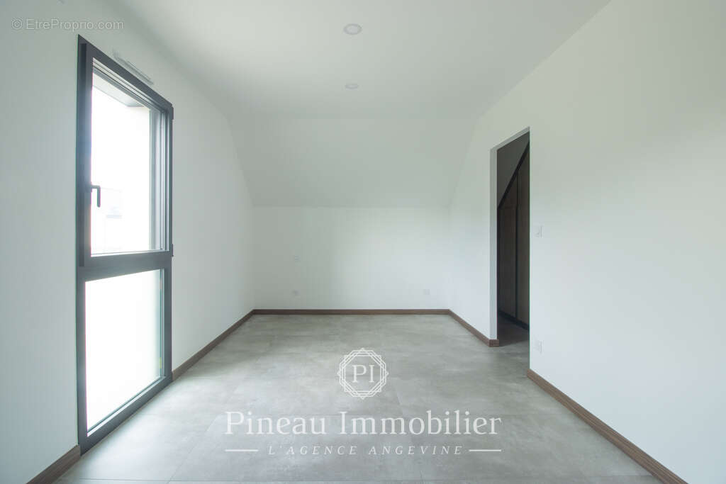 Maison à SAINT-BARTHELEMY-D&#039;ANJOU