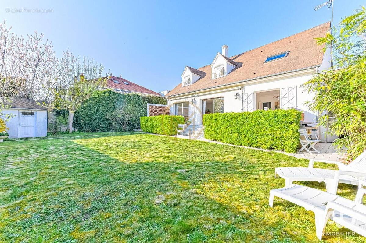 Photo 1 - Maison à SAINT-MAUR-DES-FOSSES