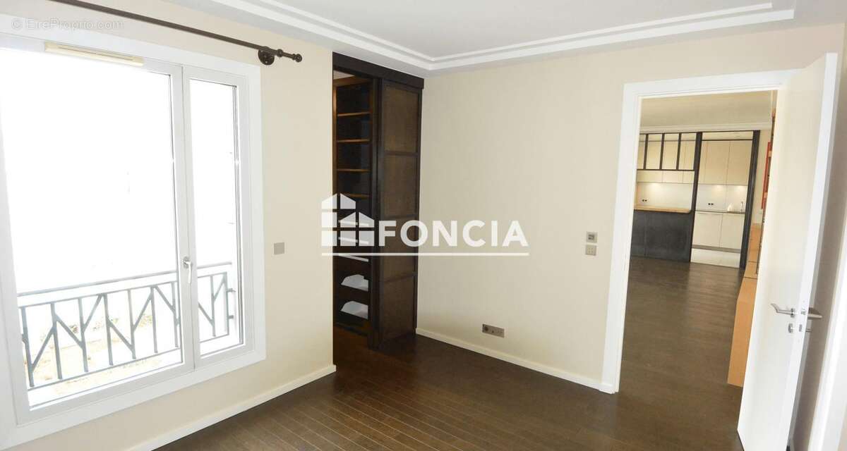 Appartement à PARIS-7E