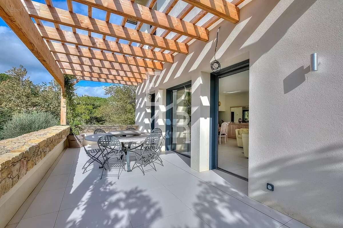 Maison à MOUGINS