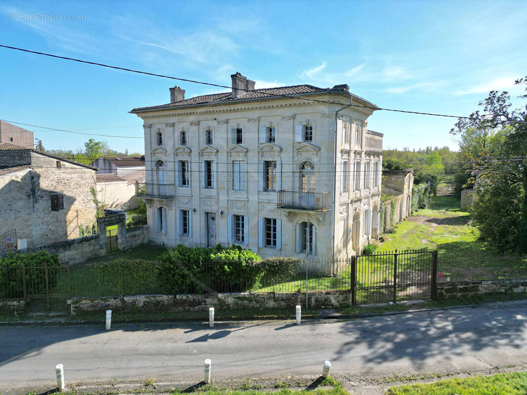 Maison à SAINT-EMILION