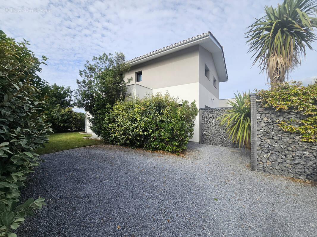 Maison à AVENSAN
