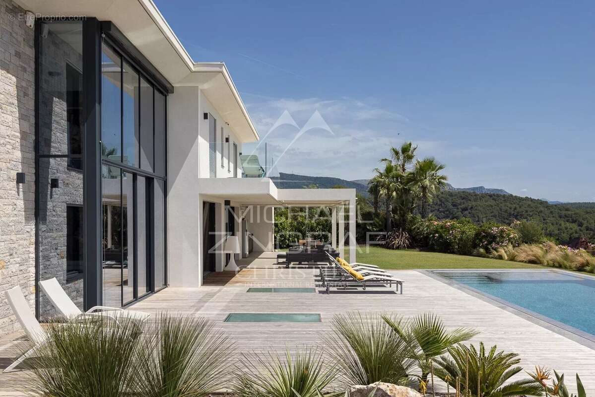 Villa contemporaine avec vue panoramique mer. - photo 12