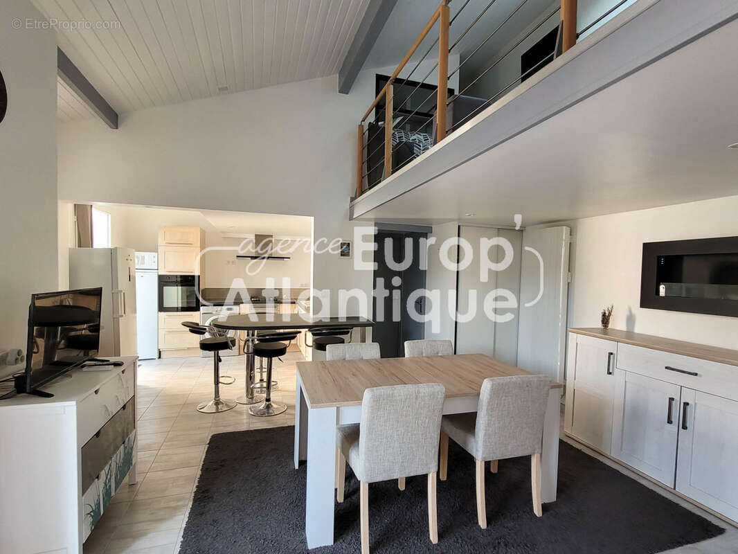 Maison à LES MATHES