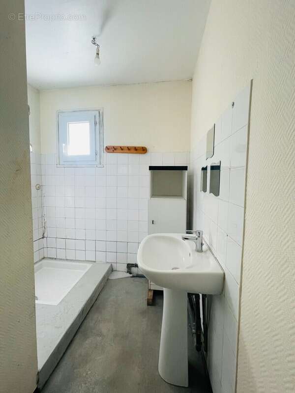 Appartement à SAINT-UZE