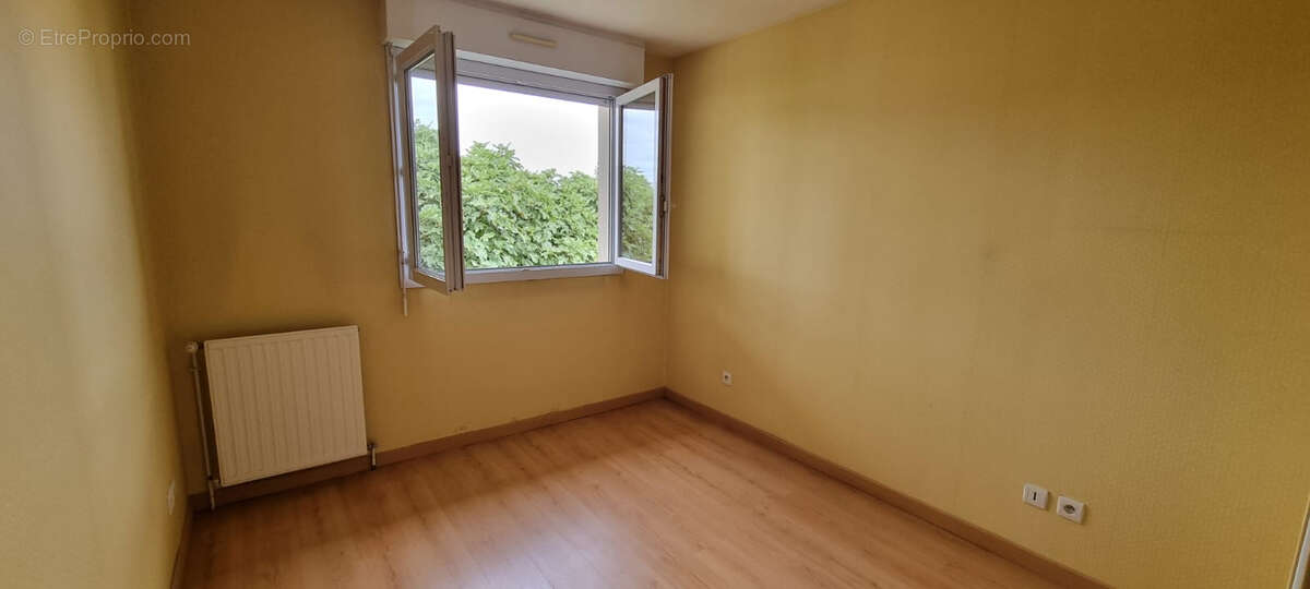 Appartement à LONS