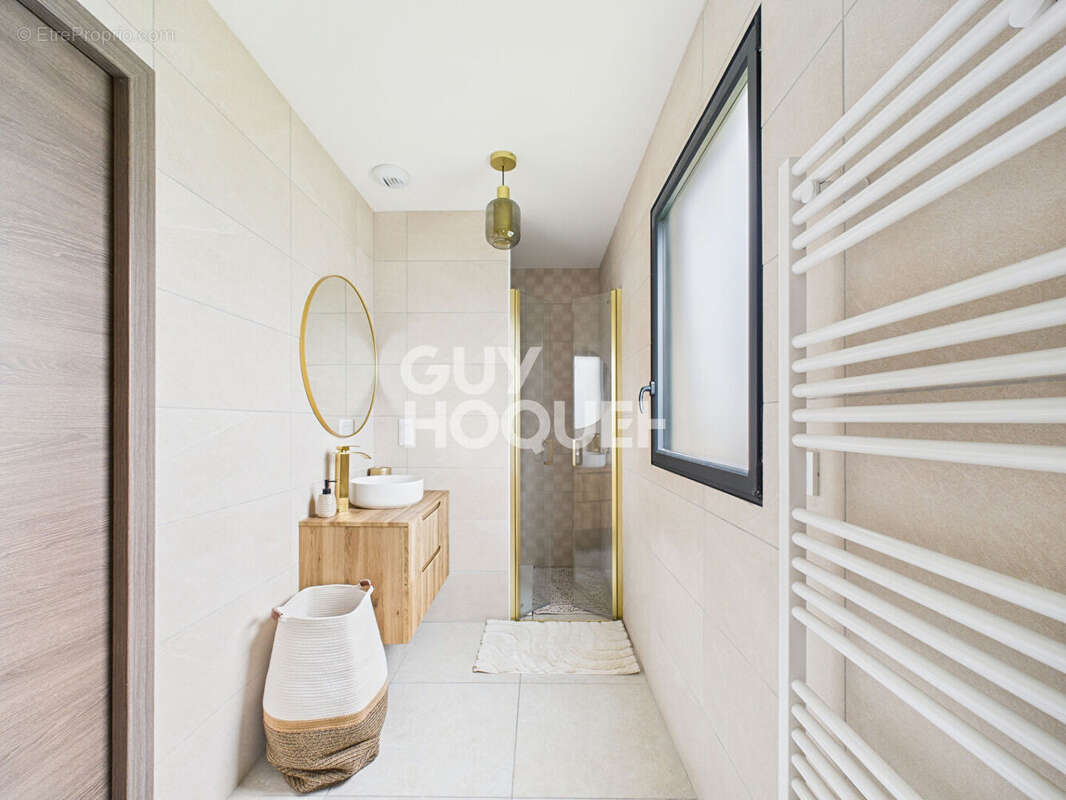 Maison à LA SAUSSAYE