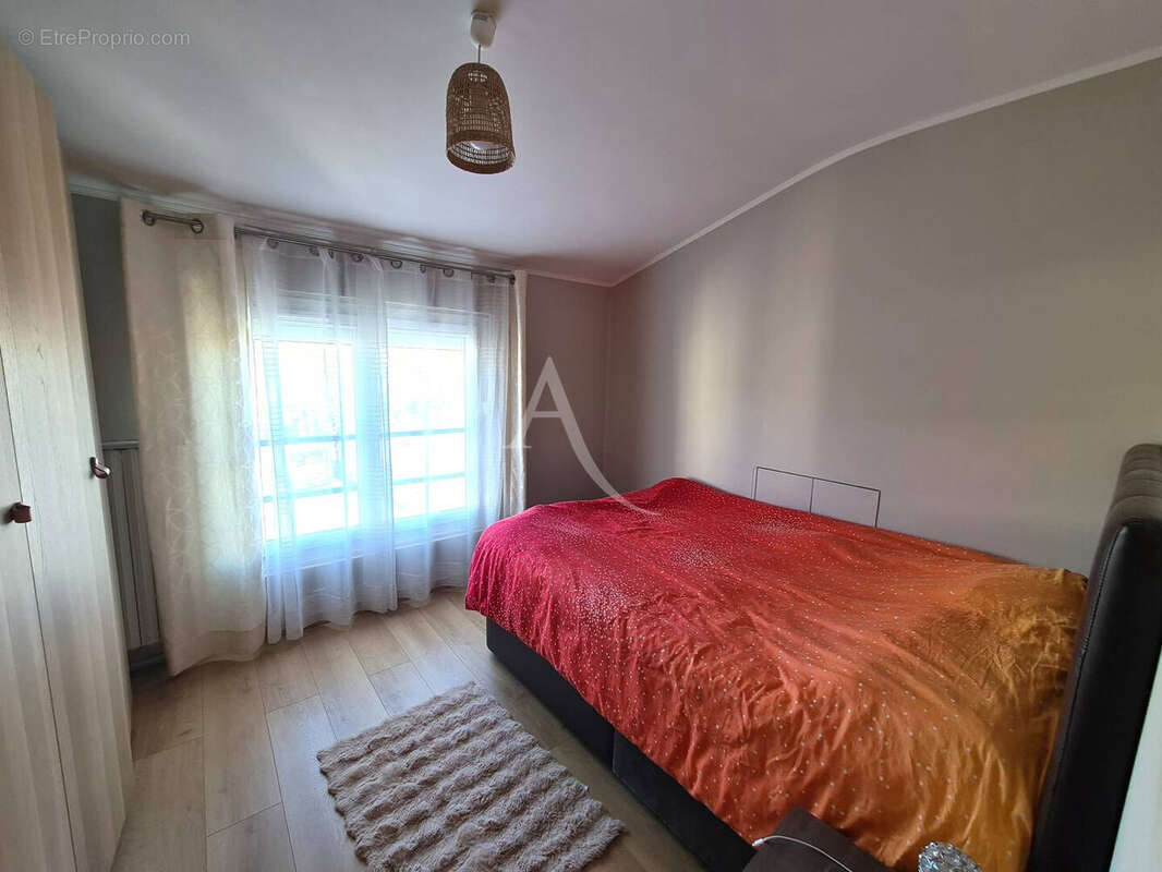 Maison à OZOIR-LA-FERRIERE