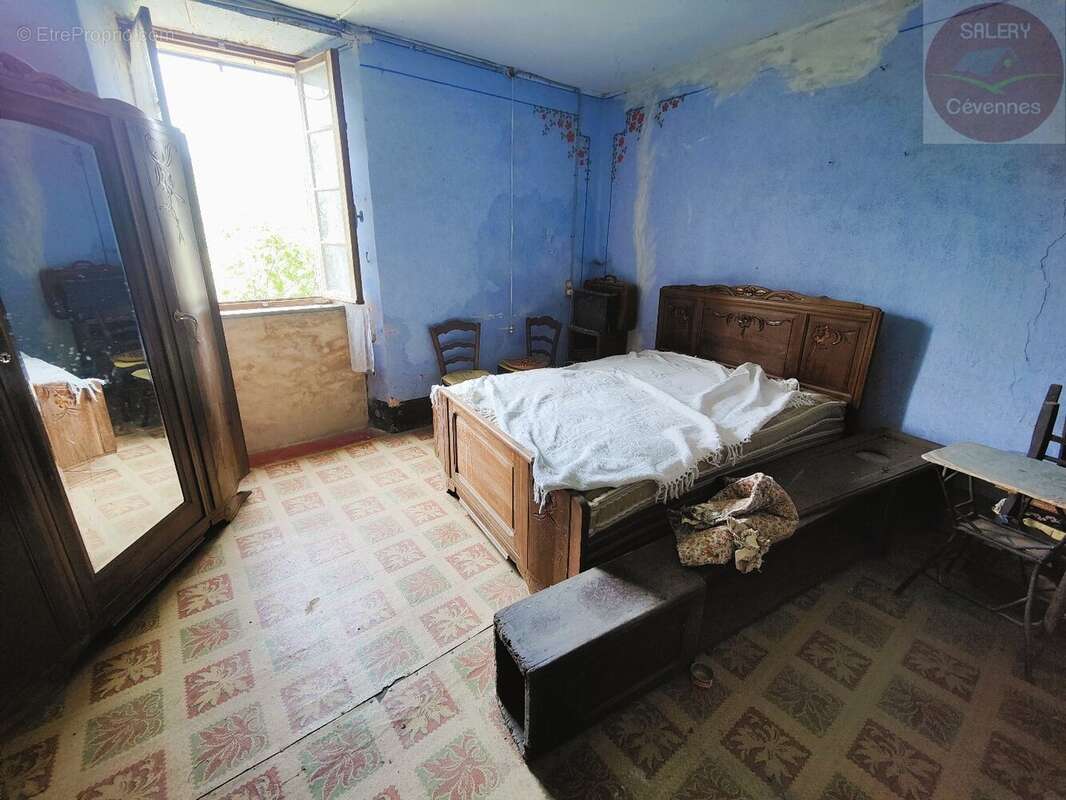 Maison à SAINT-MARTIN-DE-LANSUSCLE