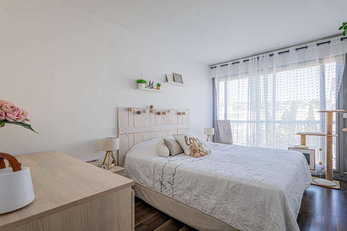 Appartement à VALLAURIS