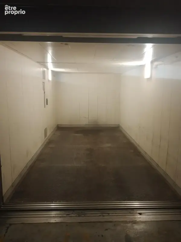 NICE-RIQUIER: A vendre place de parking pour tout type de voiture avec monte-charge - photo 3