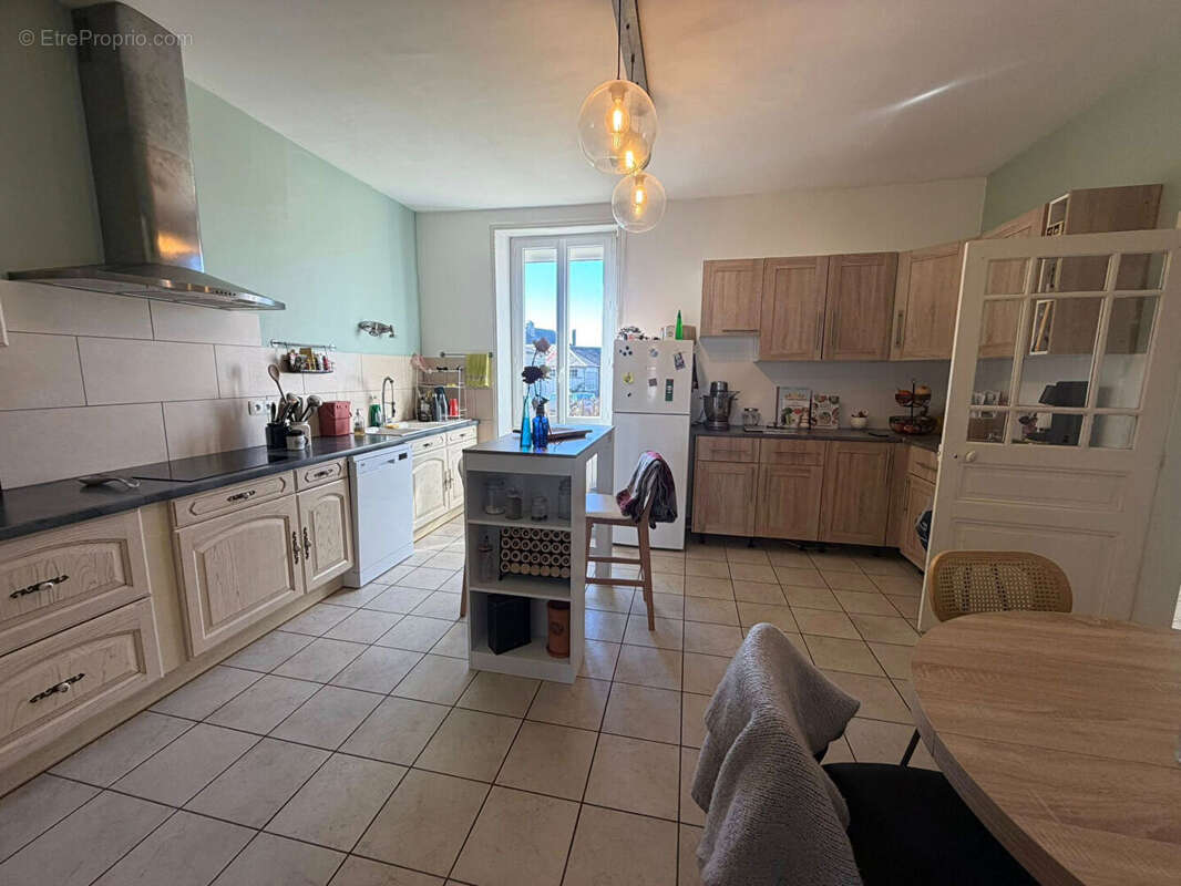 Maison à CHATEAUPONSAC