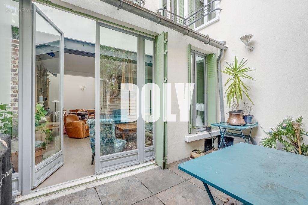 Appartement à PARIS-17E