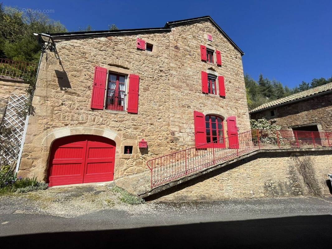 Maison à MONTJAUX