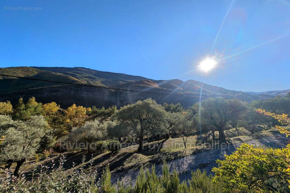 Maison à PUGET-THENIERS
