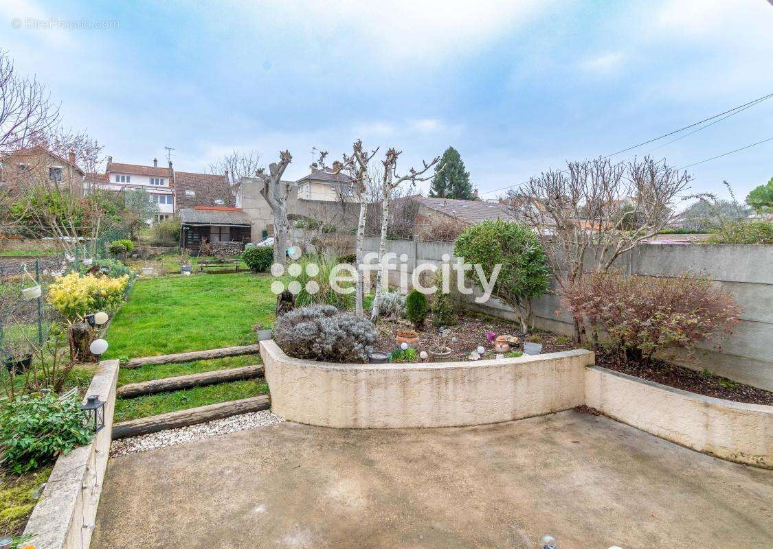 Maison à VILLENEUVE-LE-ROI