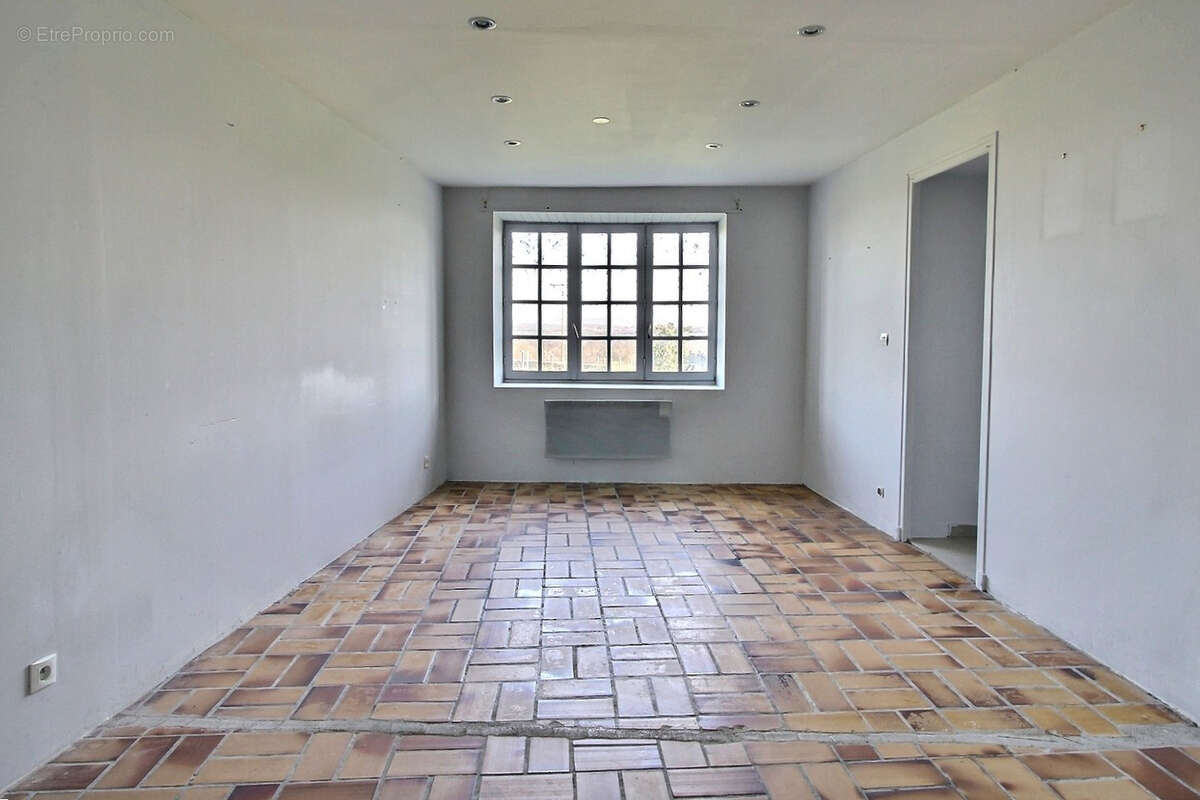 SAVIGNY S/ GROSNE Maison  6 pièce(s) 150 m2 - photo 6