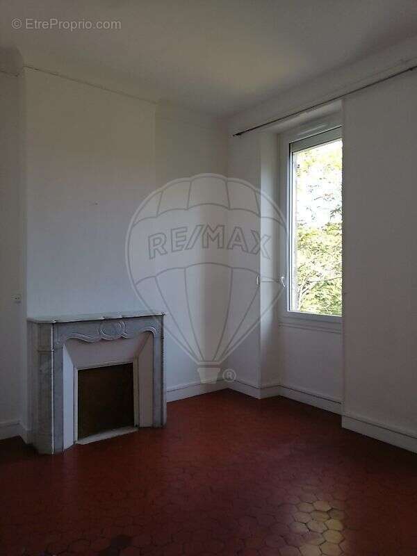 Autre à MARSEILLE-4E