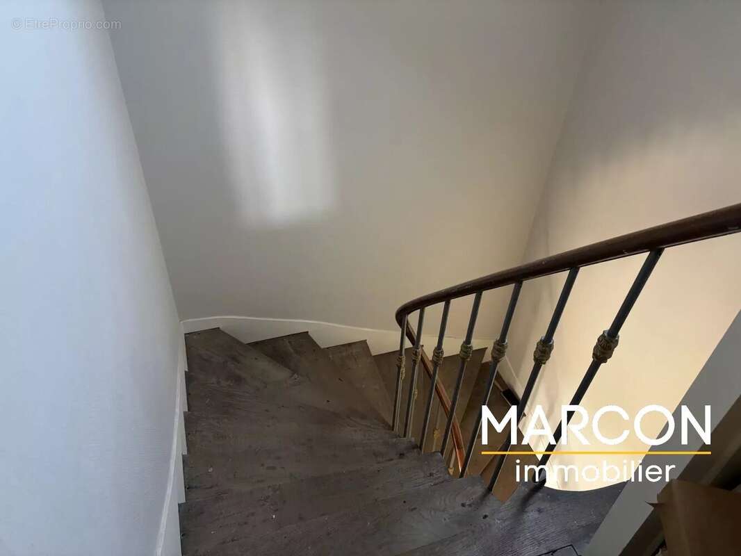 Maison à SAINT-GEORGES-LES-LANDES