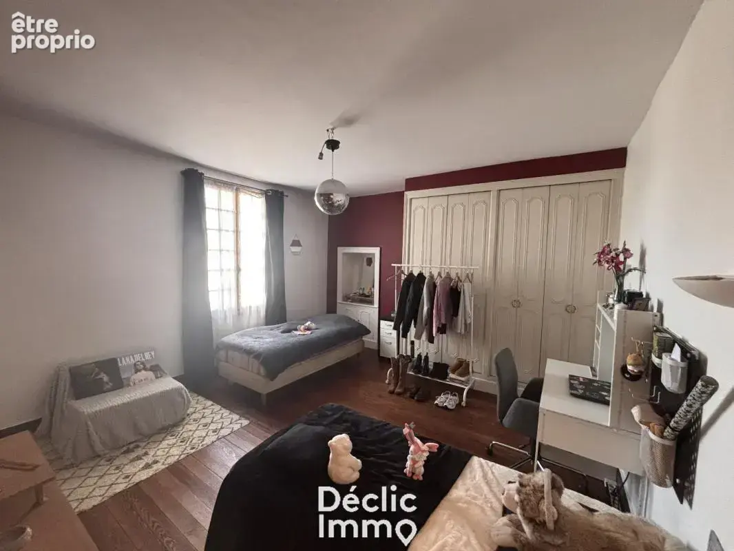 Maison 195 m² à Descartes  - photo 10