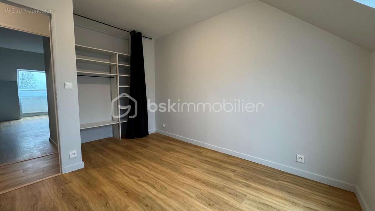 Très bel appartement T4 – 90 m² – Entièrement refait à neuf – Parking privé – PACÉ - photo 18