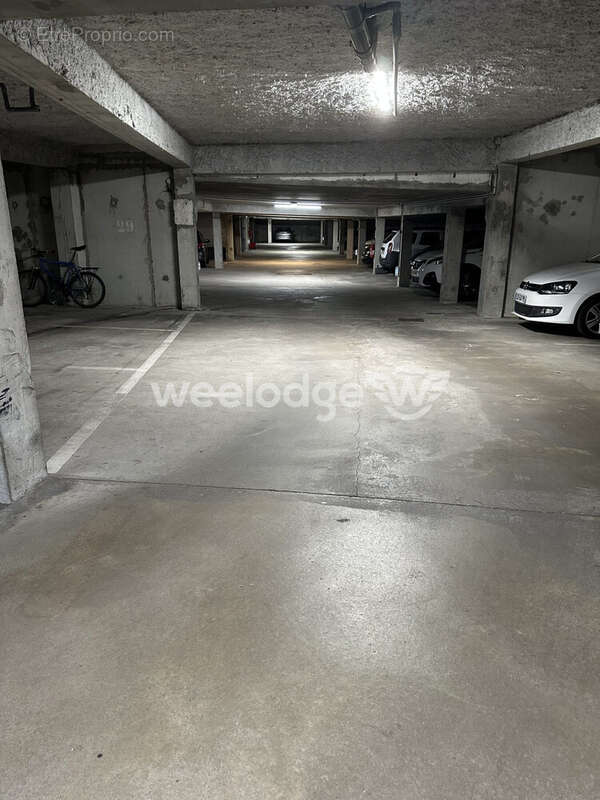 PARKING PRIVEE - Appartement à NANTES