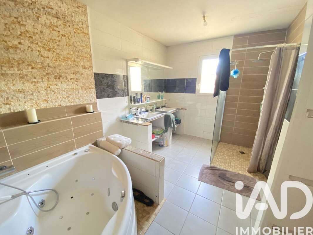 Photo 5 - Maison à LA COURONNE