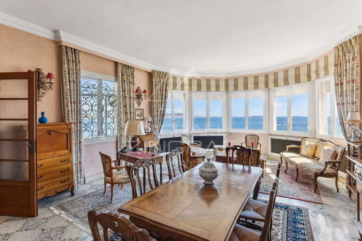 Maison à THEOULE-SUR-MER