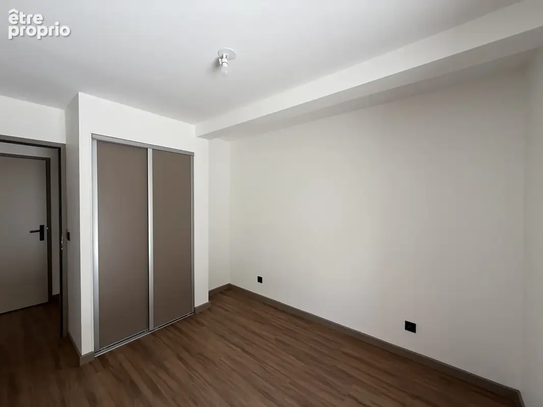 Appartement T3 avec grande terrasse et stationnement - photo 5