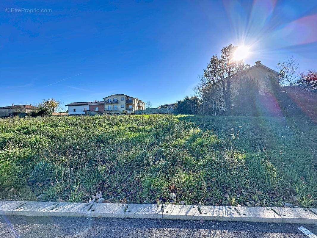 Terrain à SATOLAS-ET-BONCE