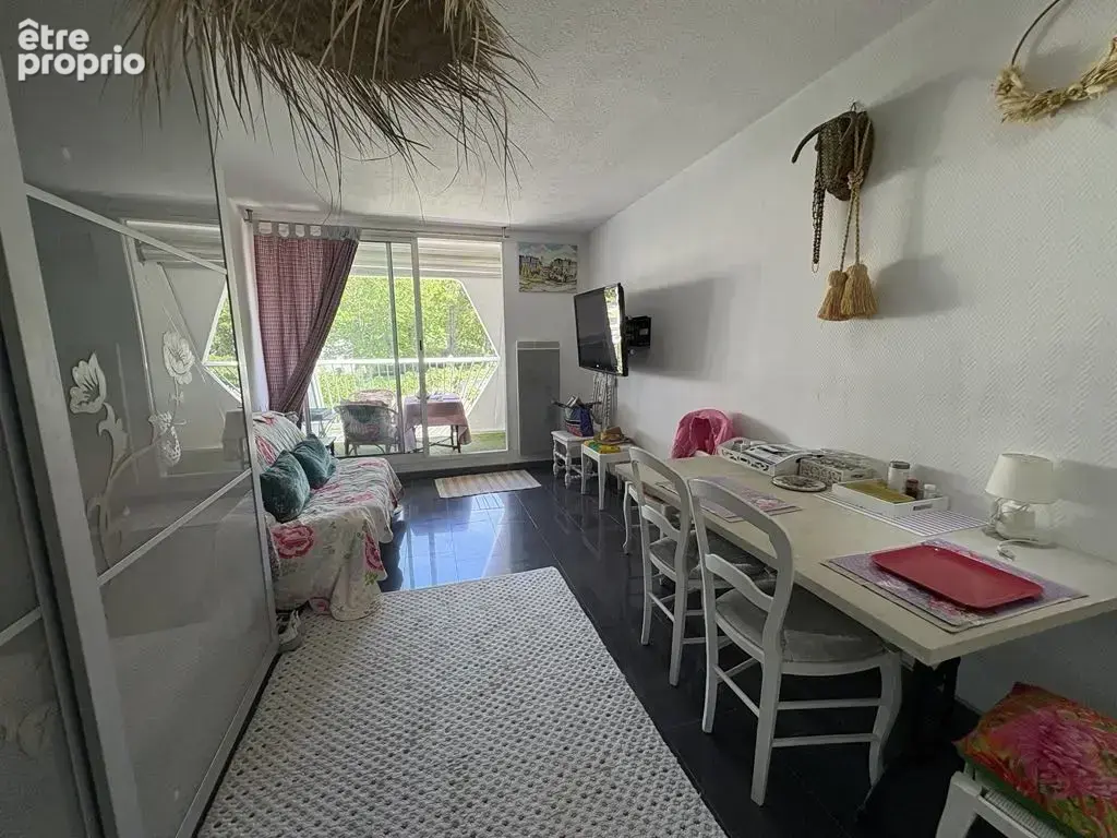 Appartement refait à neuf avec parking privatif. - photo 2
