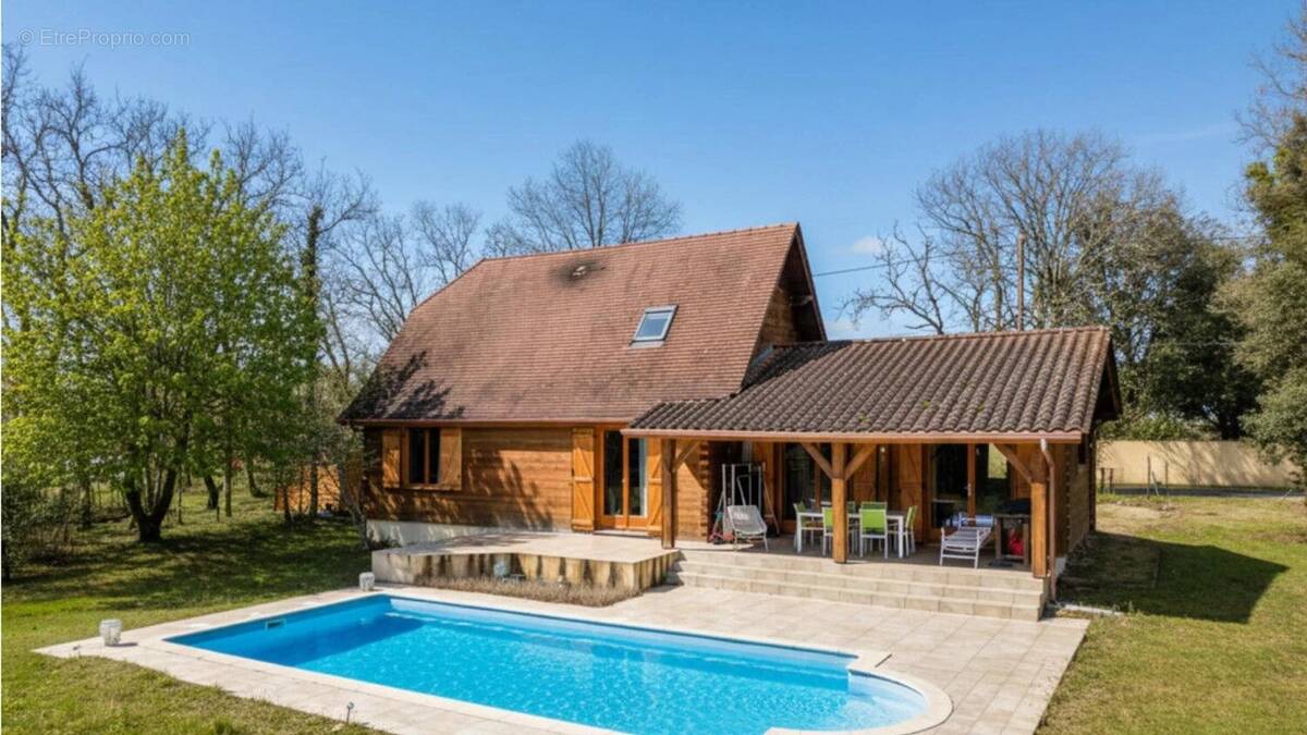 Maison à CARLUX