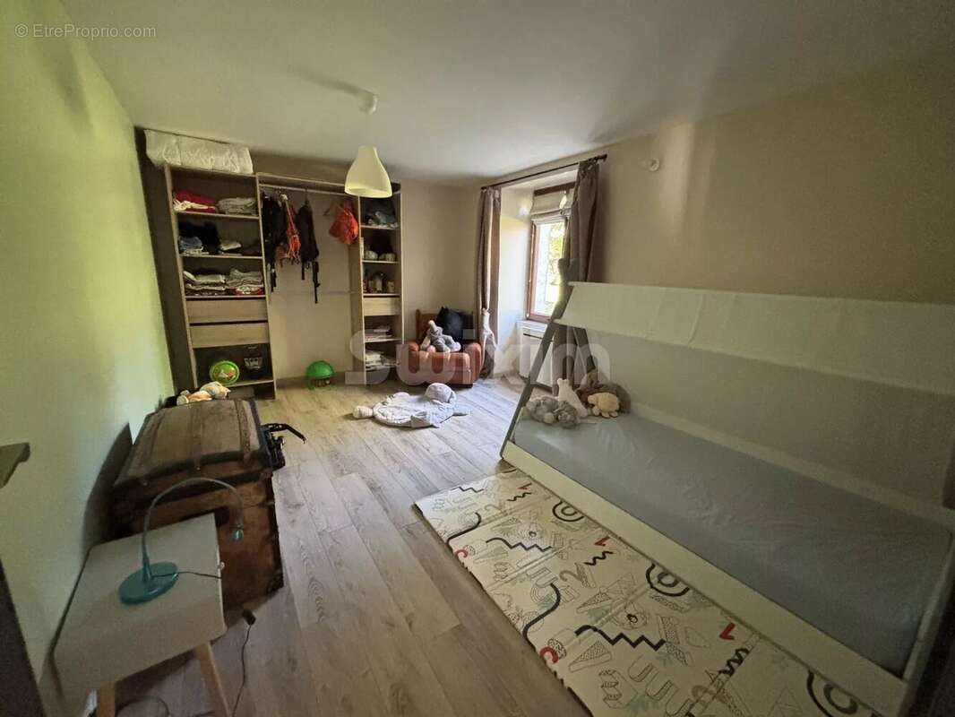 Maison à QUARRE-LES-TOMBES