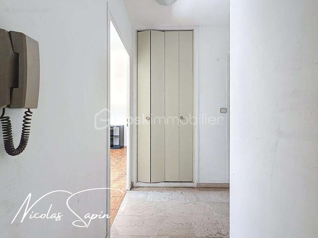 studio avec balcon et place de parking - photo 2