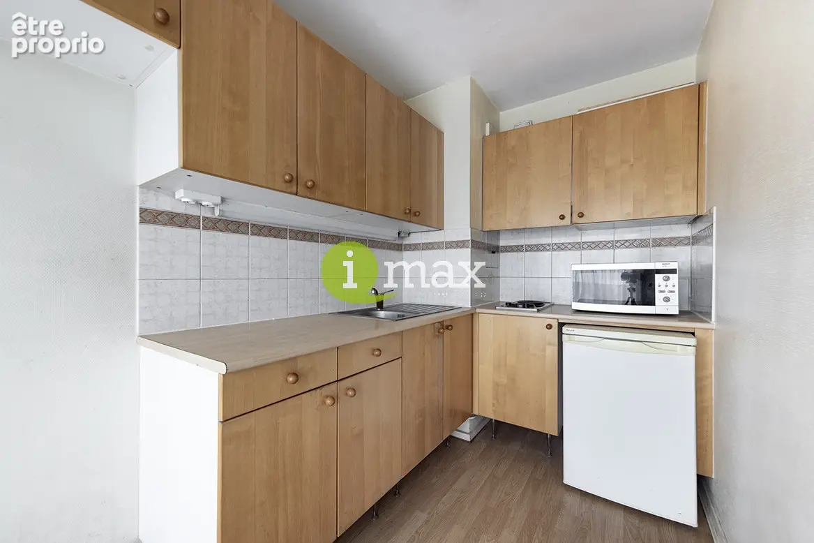 Clichy - studio - balcon - 229 000 fai - photo 3